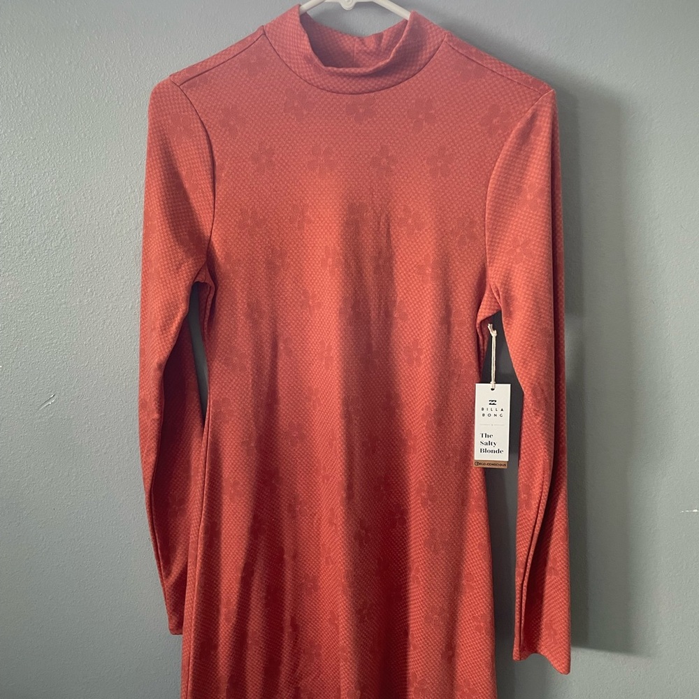 Billabong retro long sleeve dress with mock turtle neck detail